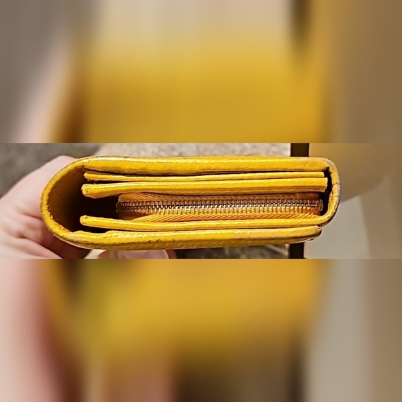 🔥💯AUTHENTIC GUCCI PEBBLED LEATHER SWING CONTINENTAL WALLET - Picture 4 of 16